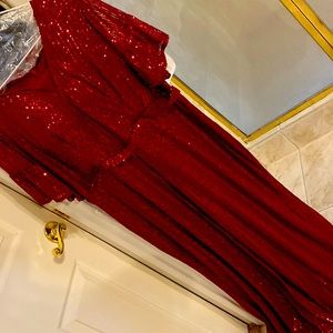 Sequenced long dress. Color burgundy. Only worn once in perfect condition